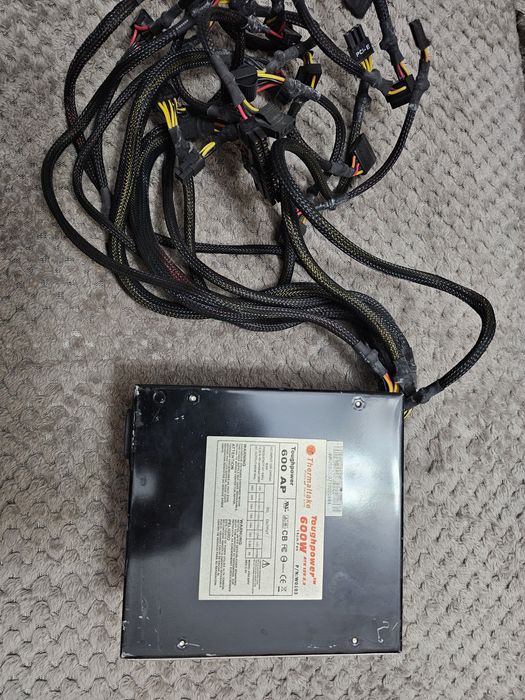Sursa thermaltake toughpower 600w