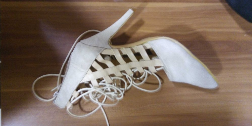 Vând pantofi pentru mărimea 38 si 39