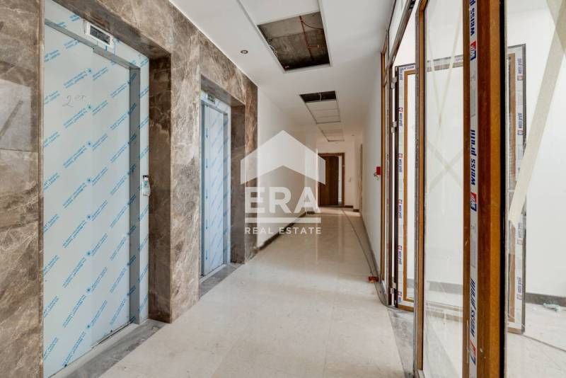 Продава се Двустаен апартамент в София, Център - 81 кв.м за 2502 €/кв.м - Снимка #4