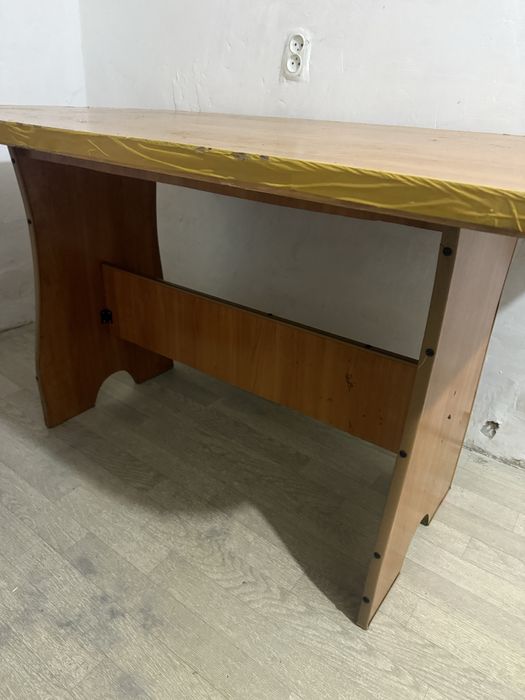 Кухный  стол.                       Т