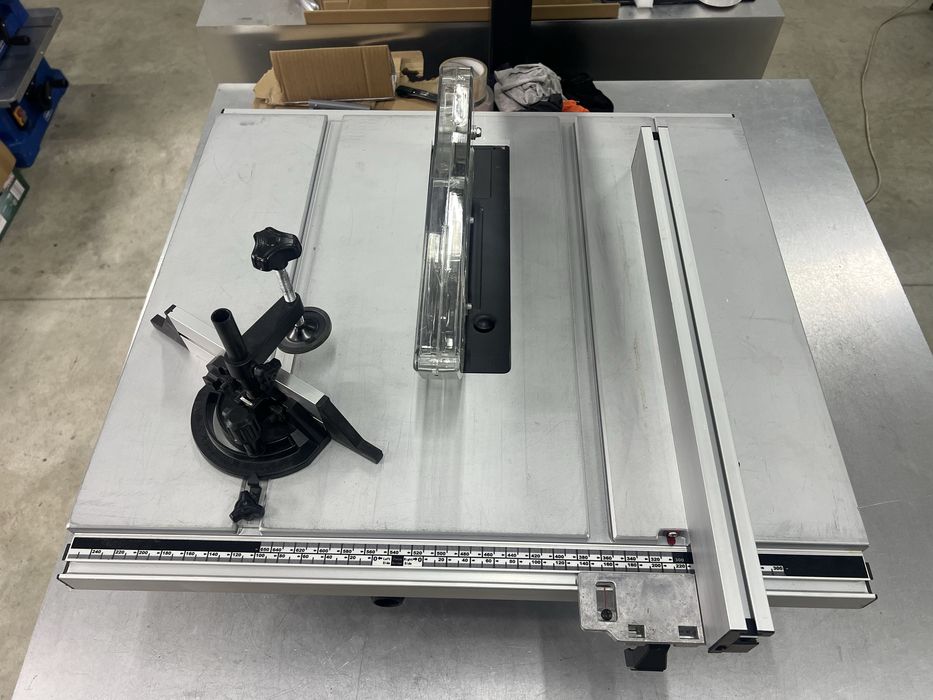 Стационарен циркуляр Scheppach HS105 2000W 250мм -роботна маса 920мм