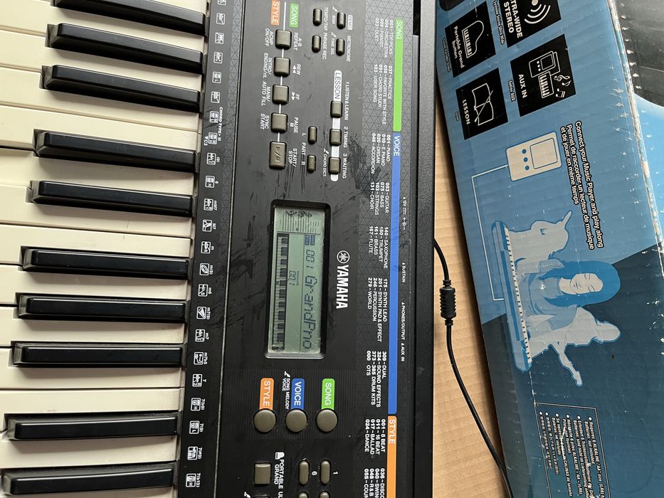 Продам синтезатор