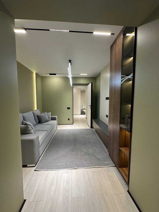 Сдаю срочно новую 3-ком квартиру на Цум Ц-7 3/4/4 (P6)