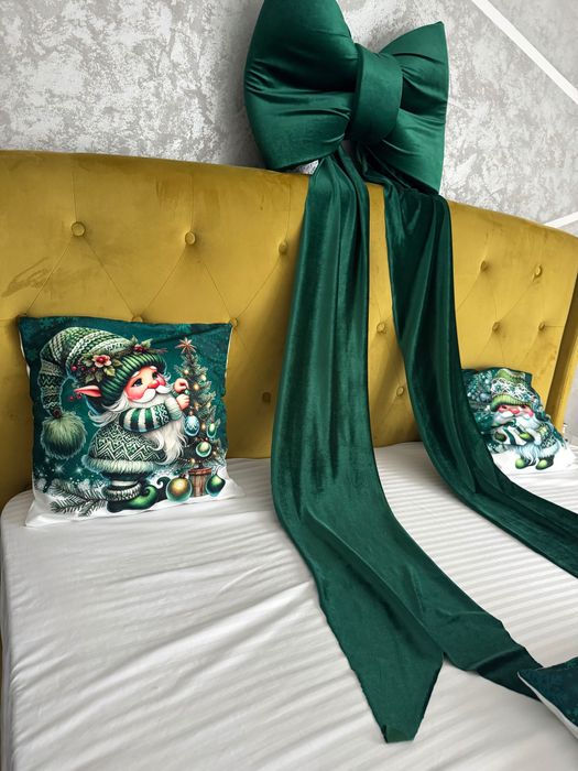 Set funda mare catifea + 4 perne decorative de Crăciun,