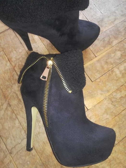 Стилни ботита на висок ток