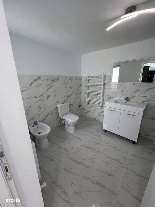 De vanzare casa in Roman cu 3 camere, suprafata teren 360mp,  89.000e