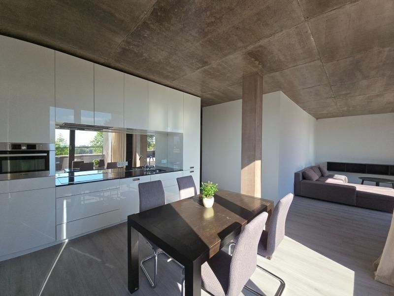 Дава се под наем Двустаен апартамент в София, Горубляне - 77 кв.м за 850 € - Снимка #2