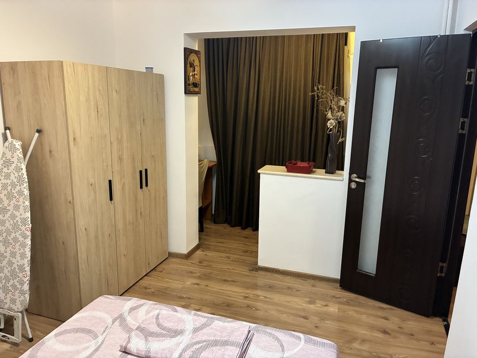Inchiriez apartament