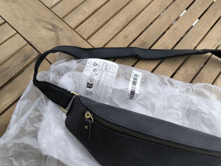 Чантичка бананка за кръста или през рамото от естествена кожа