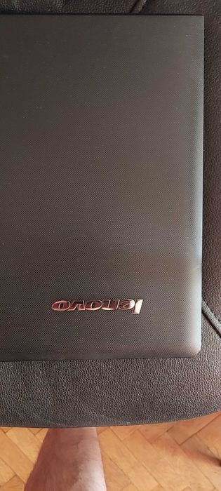 Продавам лап топ LENOVO G 50-30 много запазен