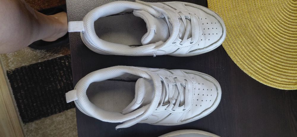 маратонки Nike .