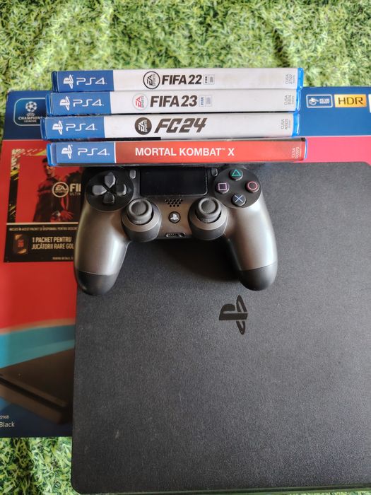 PlayStation 4 Slim 1 TB, 1 controller, 5 games