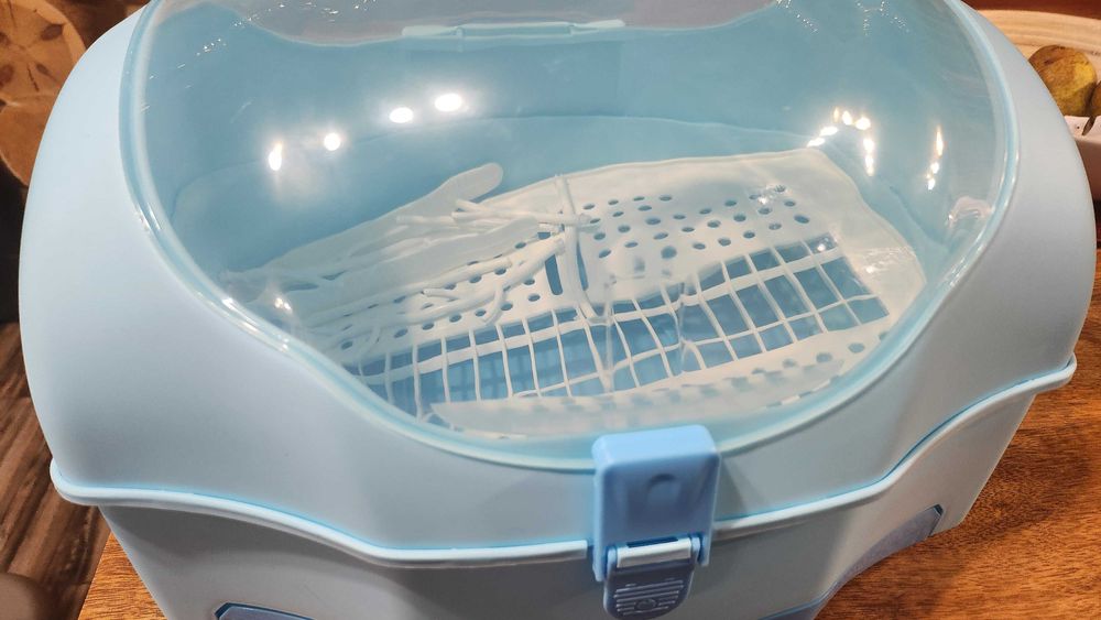 Бебешки стерилизатор за шишета, биберони и играчки