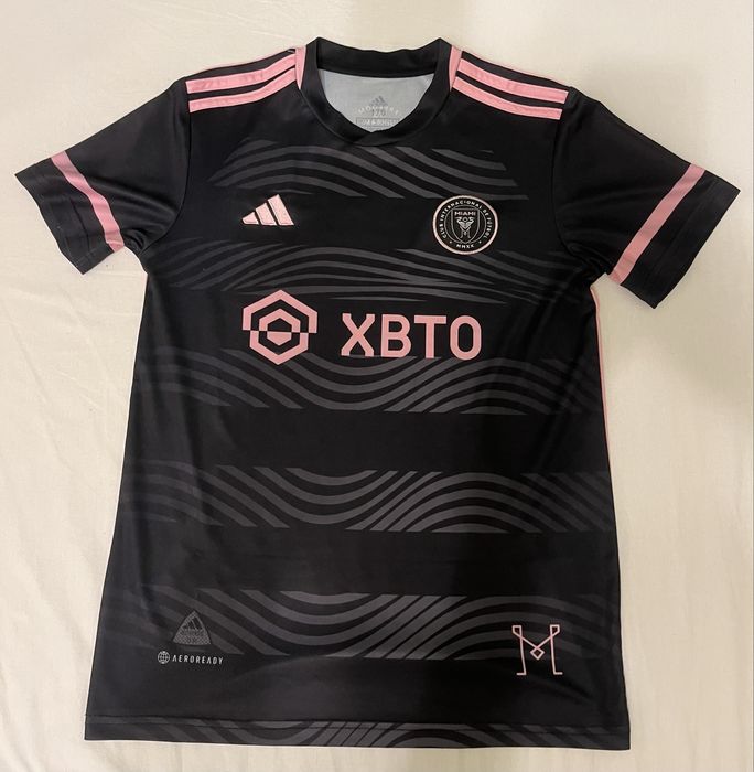 Детски футболни тениски на 4 различни отбора