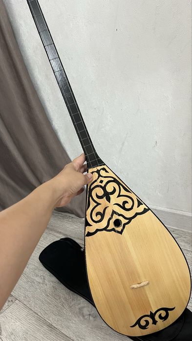 Домбыра с чехлом