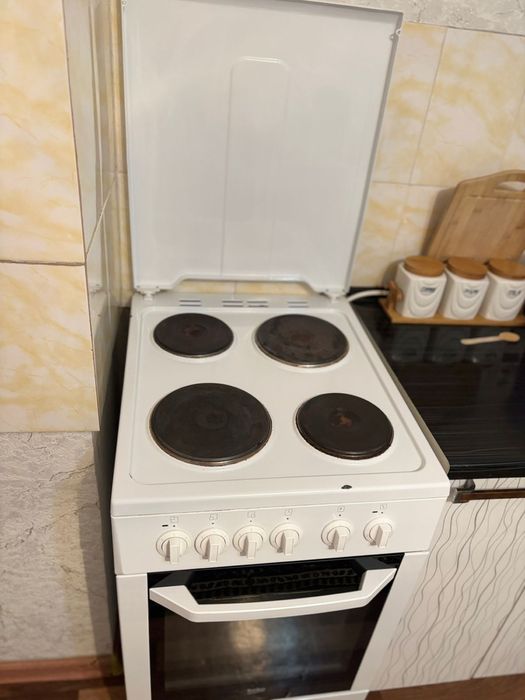 Продам электрическую плиту