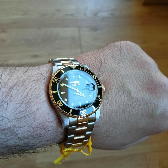 Нова Invicta, 200m, Seiko Caliber/Hattori/TMI C32 кварц, корона на винт