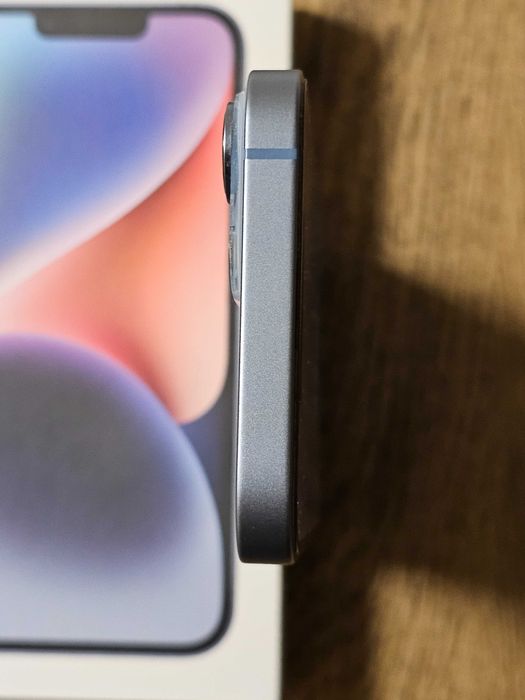 Продавам Iphone 14 256GB Blue