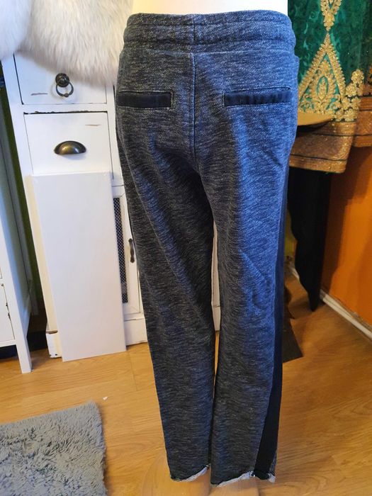 Pantaloni sport unisex marimea 140 cm