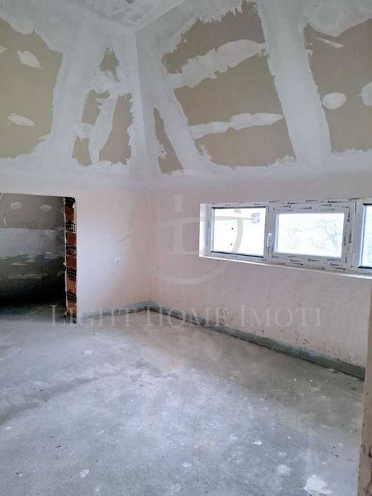 Продава се Двустаен апартамент в Пловдив, Коматево - 56 кв.м за 1384 €/кв.м - Снимка #2