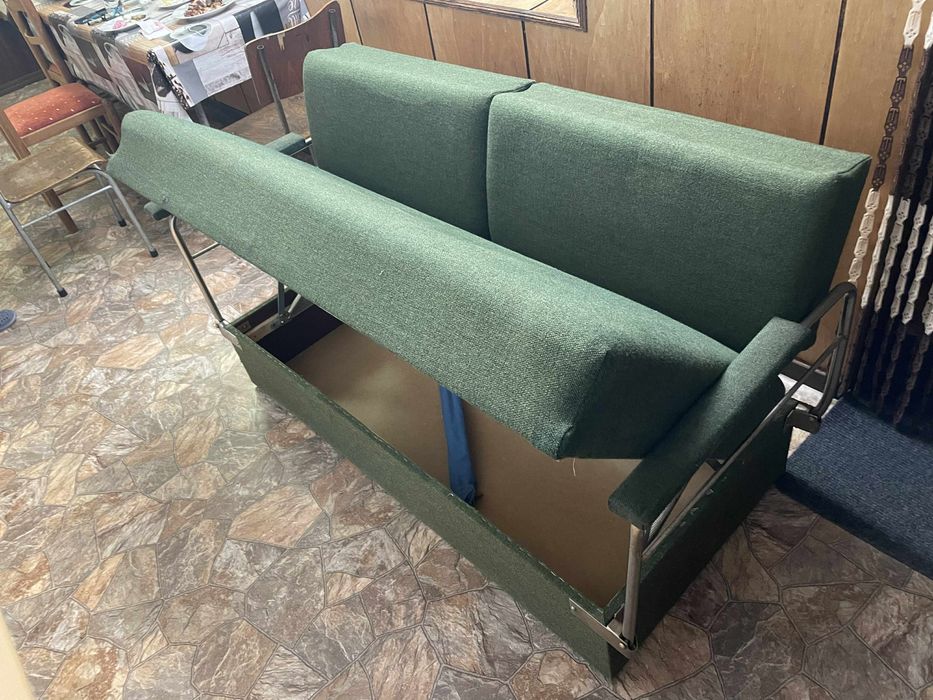 Диван с функция сън