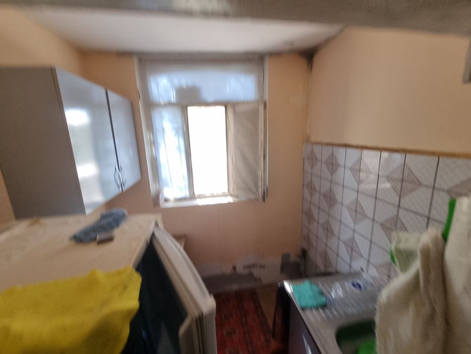 1 каватда жойлашган 2 хонали квартиро сотилади