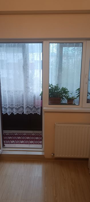Garsoniera de închiriat.