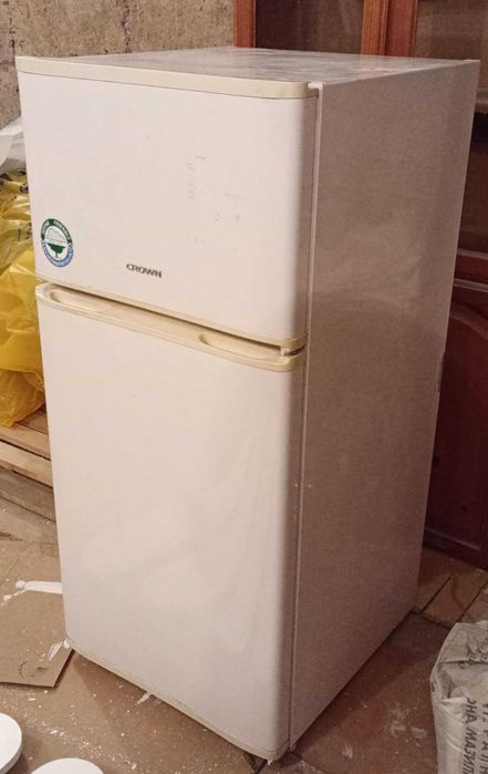 Хладилник с фризер Crown
