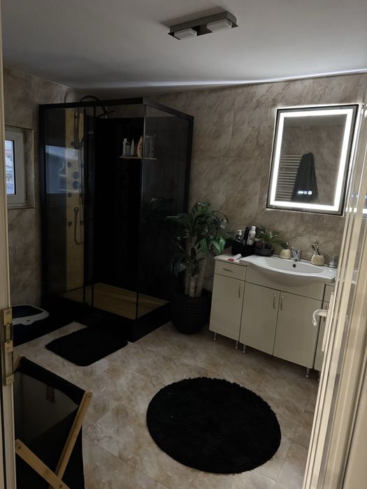 inchiriez vila 250mp Pretabil Afacere