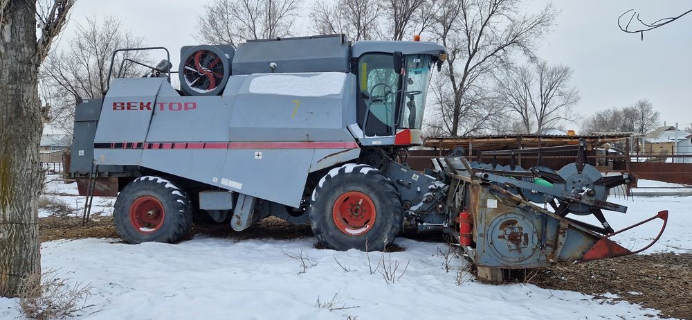 Продам комбайн Вектор 410