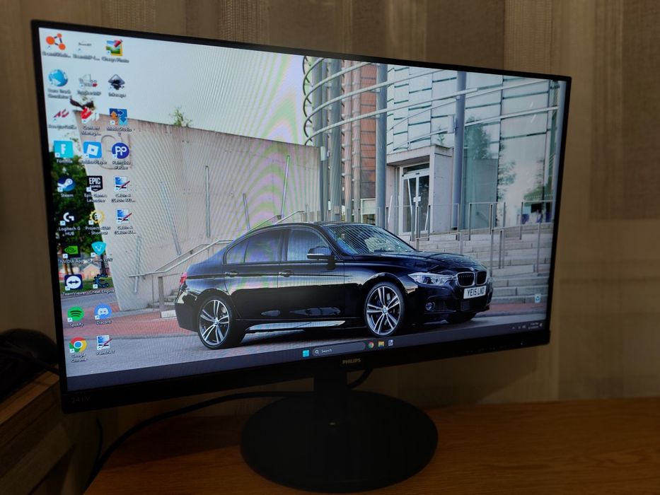Vând monitor PHILIPS 241V8L