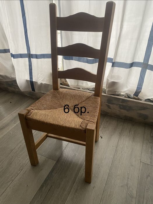 Масивни дървени столове