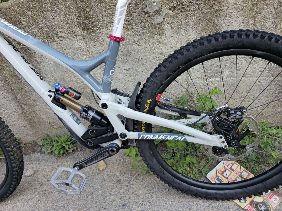Commencal Supreme 27.5 2020г. М размер Fox 40 Elite, Fox Shox Kashima Float X2 Алуминиев Downhill велосипед