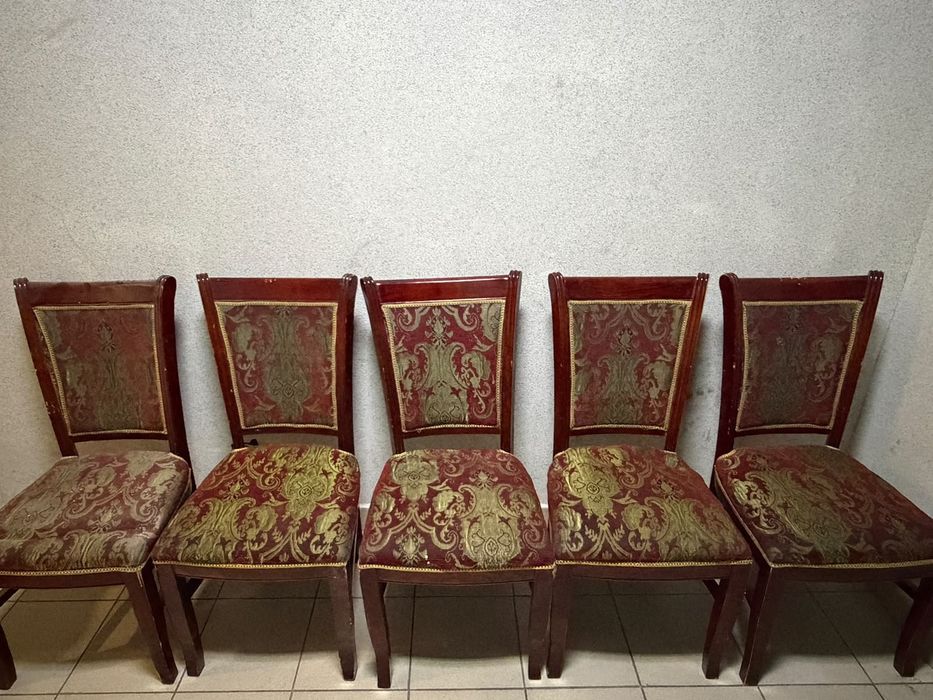 Продам стулья 5 шт натур.дерево