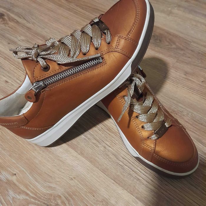 Дамски сникъри ARA