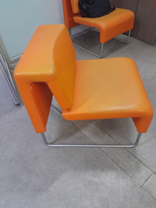 Офисные кресла оранжевые