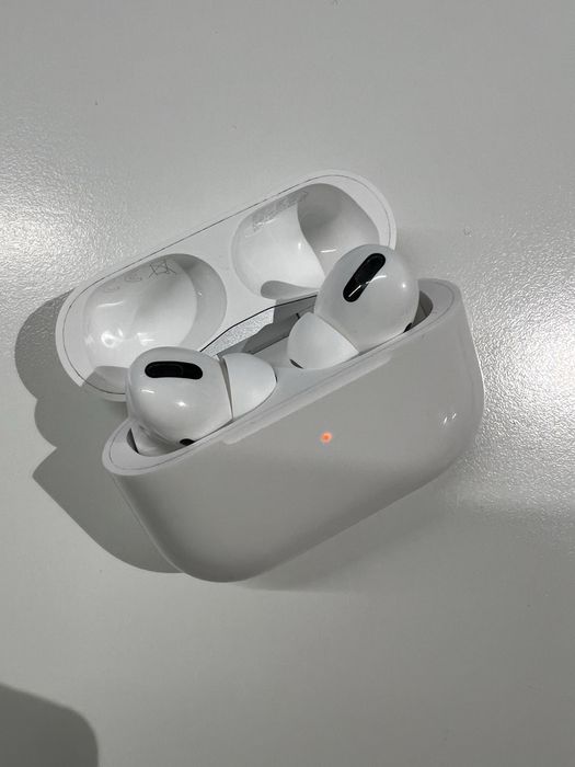 AirPods Pro + Кейс