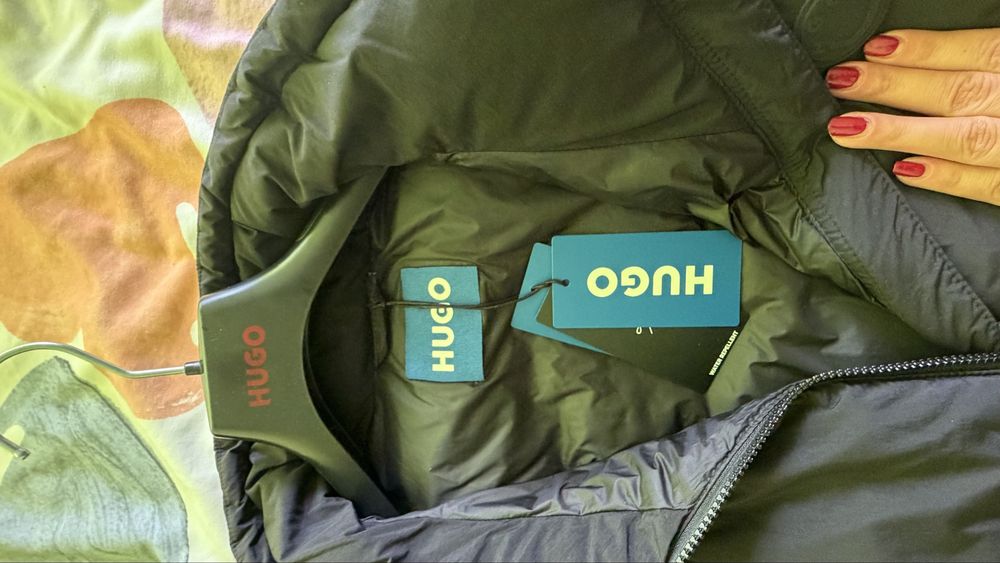 Зимно яке HUGO  ,чисто ново