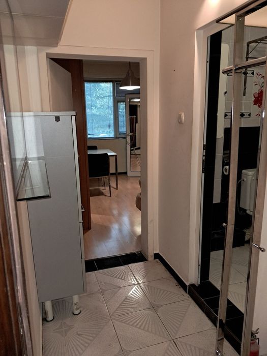 Едностаен от 22 кв.м, Иван Вазов,обзаведен, ремонтиран, за Ч. Л - 400 EUR