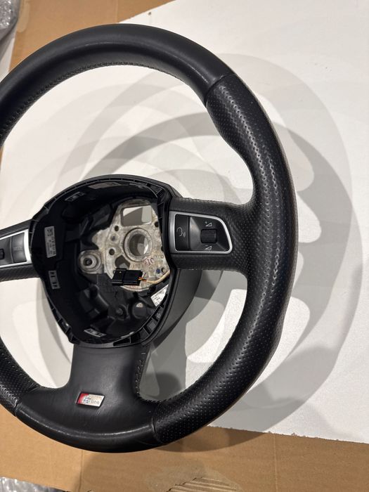 Audi A3-A4-A5-A6 S-LINE кожен волан Ауди А3-4-5-6