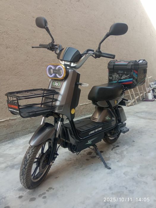 Скутер электроскутер