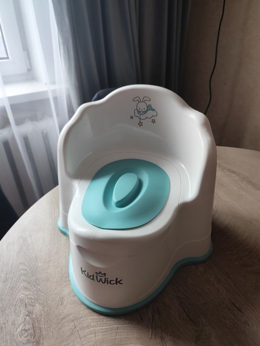 Продам детский горшок KidWick