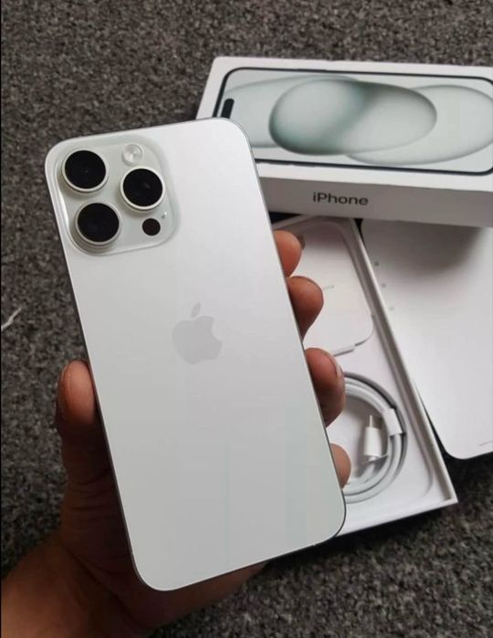 Iphone 15 pro max white 256 gb