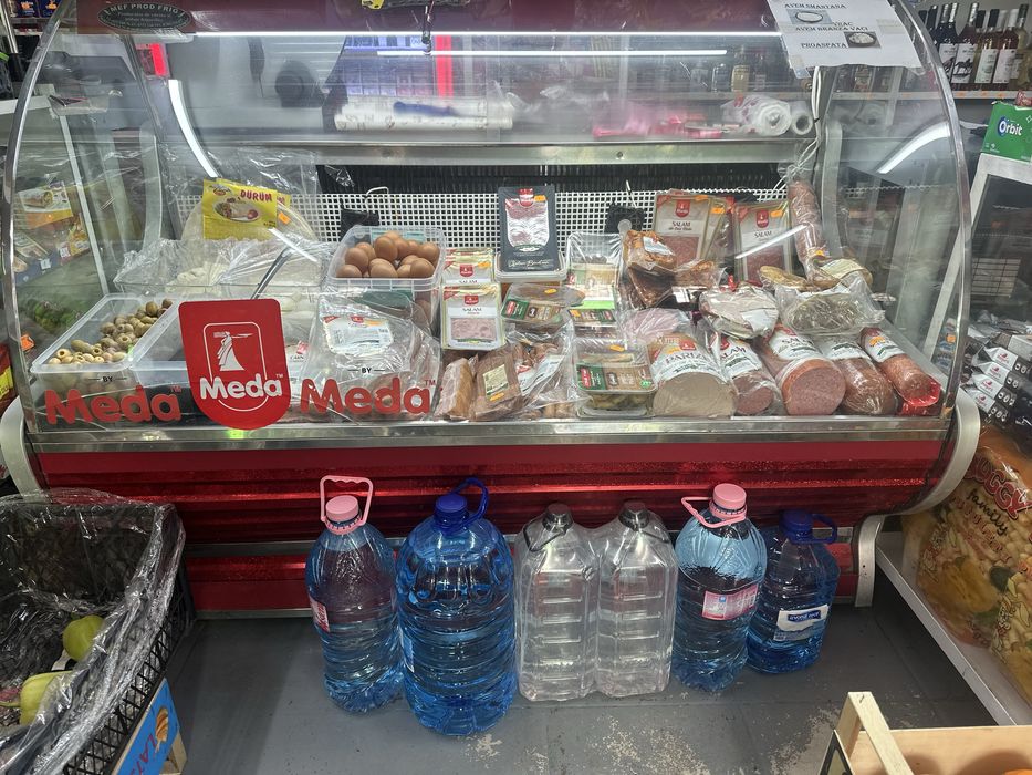 Vitrina frigorifica mezeluri