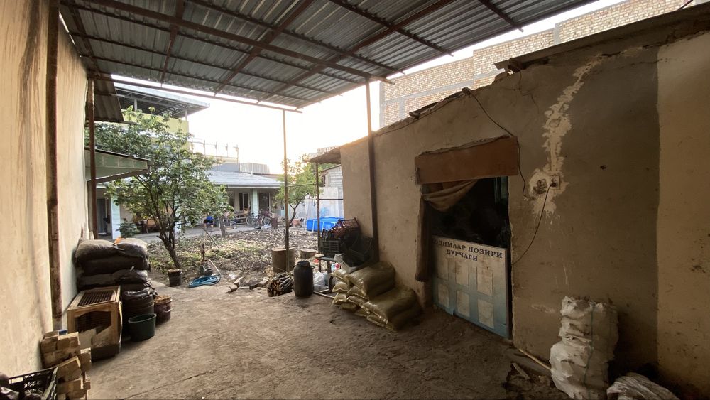 Uy sotladi yangihayot Tumani Xushnud mahalladi 5,7 sotik