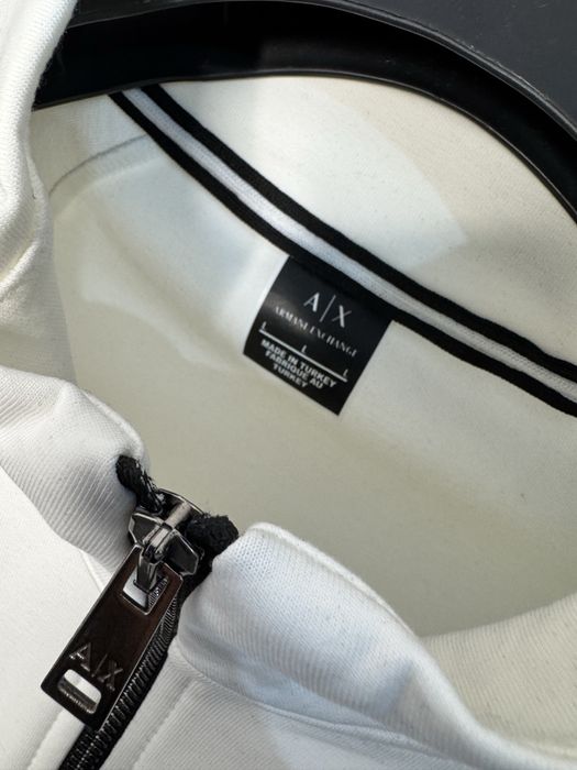 Trening premium Armani Exchange (A|X) – stil modern și confort