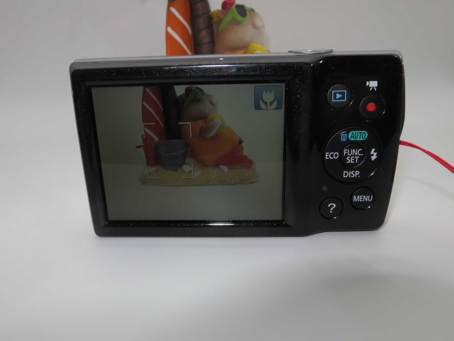 Canon IXUS 145 ултра компактен цифров фотоапарат, дигитална камера 16 MP и 8х оптичен зум, отлично състояне, работи перфектно