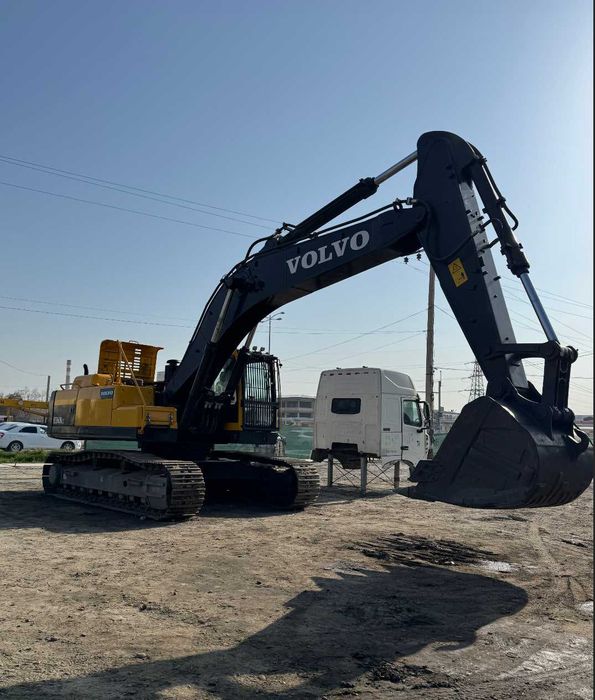Гусеничный экскаватор Volvo EC360