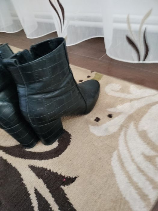 Ghete damă ,elegante,marime 38