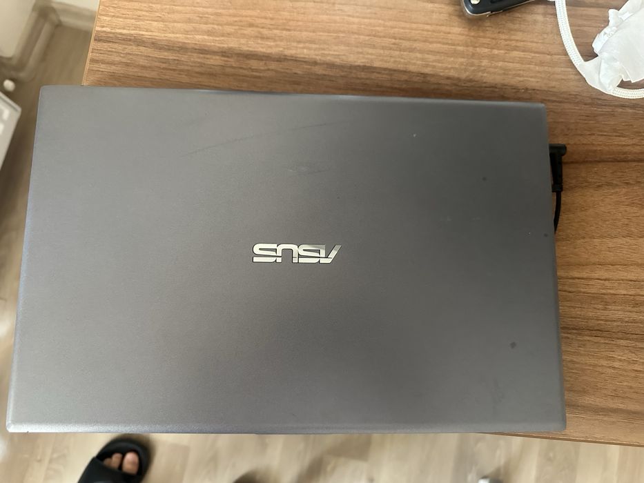 Vand laptop ASUS VivoBook r5